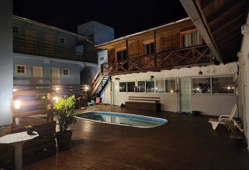 هاستل Porto Pousada