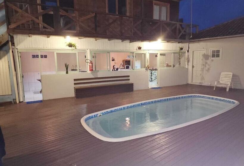 هاستل Porto Pousada