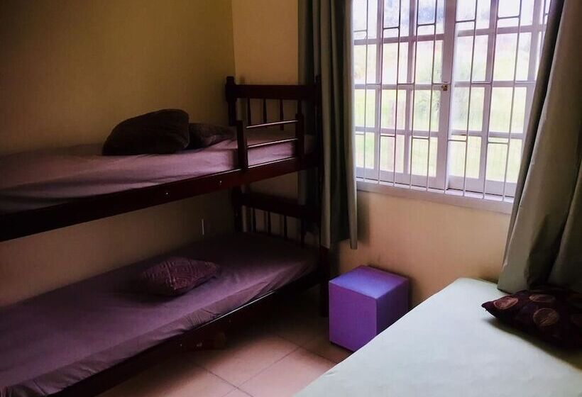 هاستل Porto Pousada