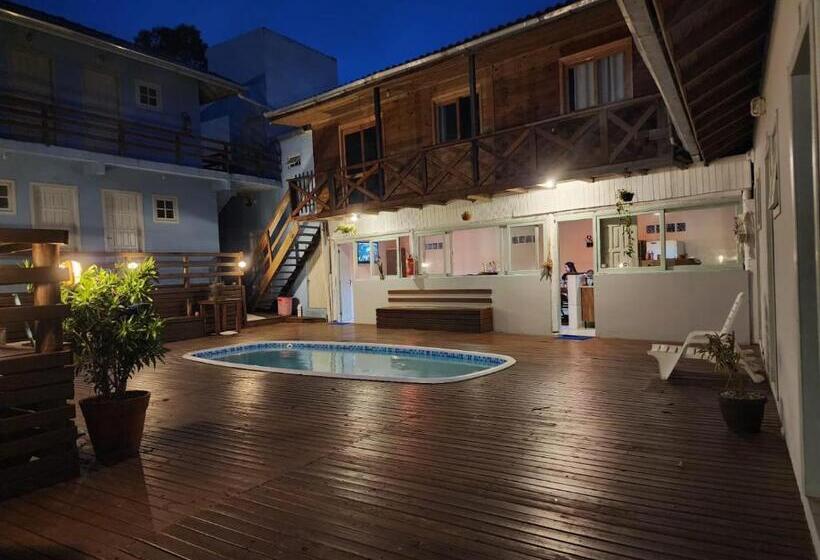 هاستل Porto Pousada