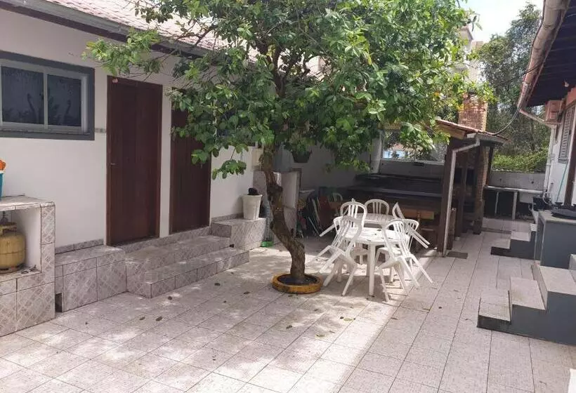 Retkeilymaja Pousada Mar & Sol A 180 M Da Praia