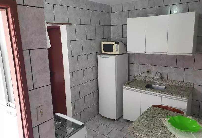 Retkeilymaja Pousada Mar & Sol A 180 M Da Praia