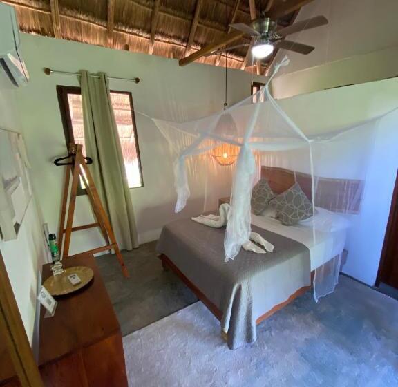 Hotel Cabañas Tulum Aldea Mangle & Cenote