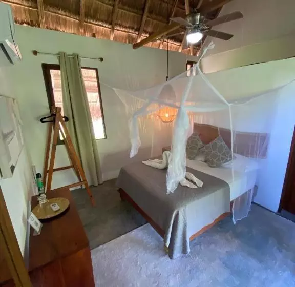 هتل Cabañas Tulum Aldea Mangle & Cenote