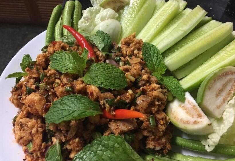 Bouasavan Hotel And Garden