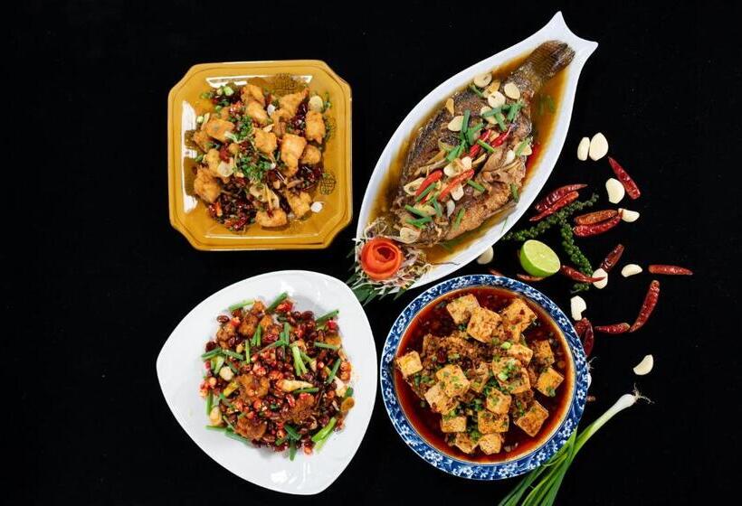 Bouasavan Hotel And Garden