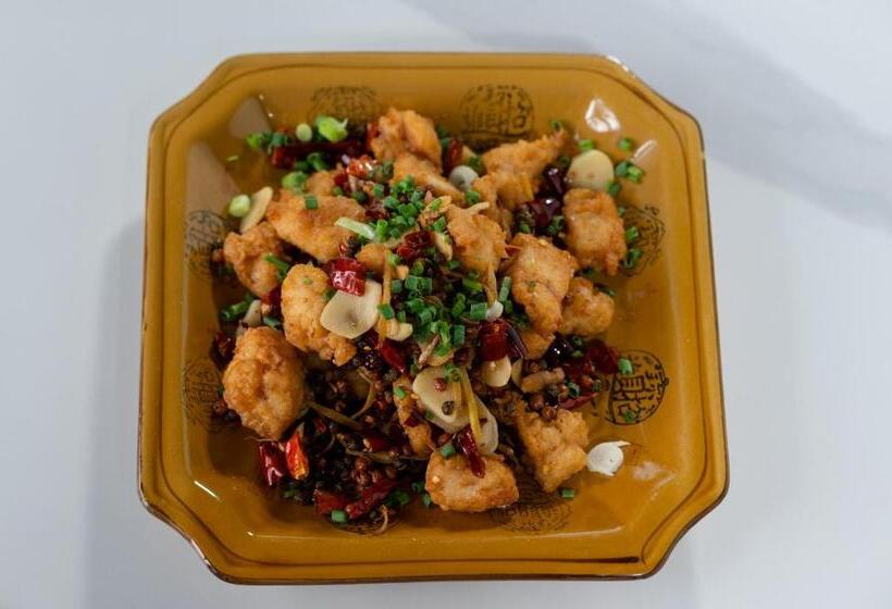 Bouasavan Hotel And Garden