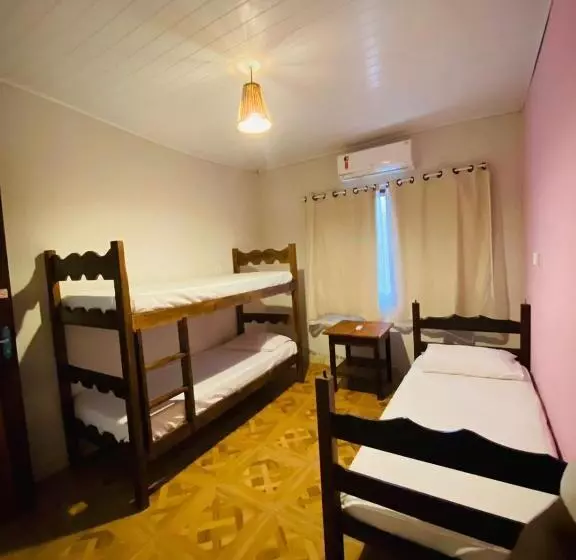 Caraiva Hostel E Pousada