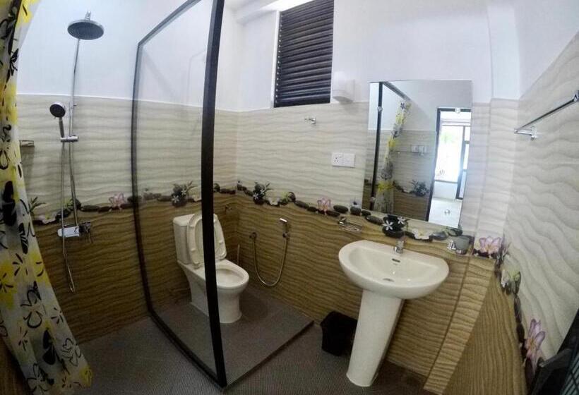 호텔 Moon Bridge Beach Resort