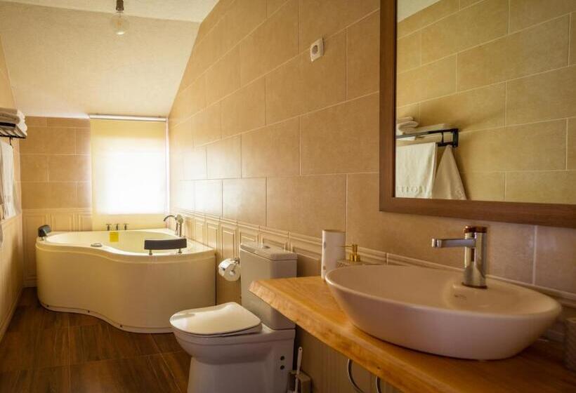 هتل N Bjeshke Te Guri I Zi