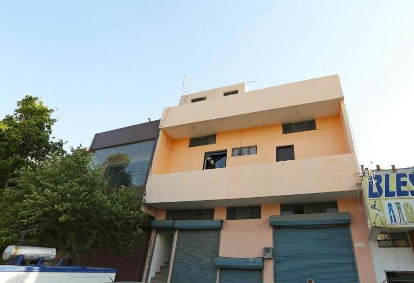 Hotell Oyo Kartik Residency