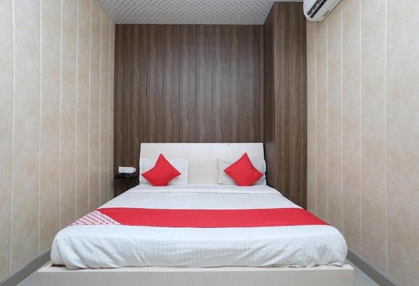 Hotell Oyo Kartik Residency