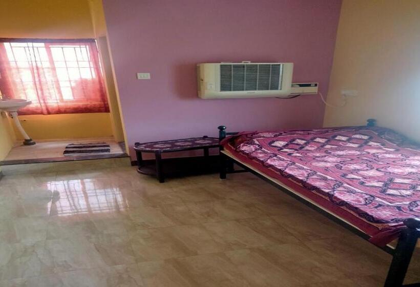 Hotel Oyo Sathya Residency