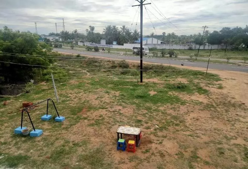ホテル Oyo Sathya Residency