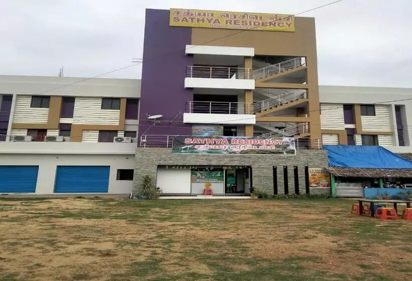 ホテル Oyo Sathya Residency
