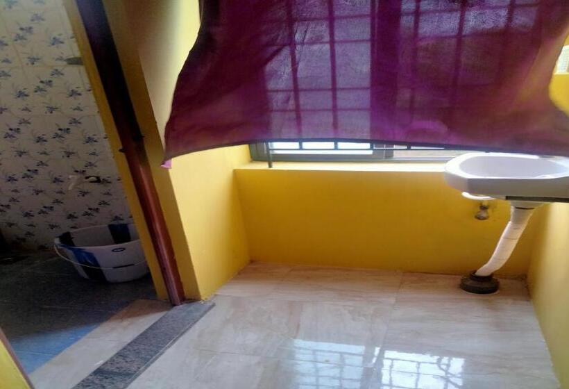 Hotel Oyo Sathya Residency