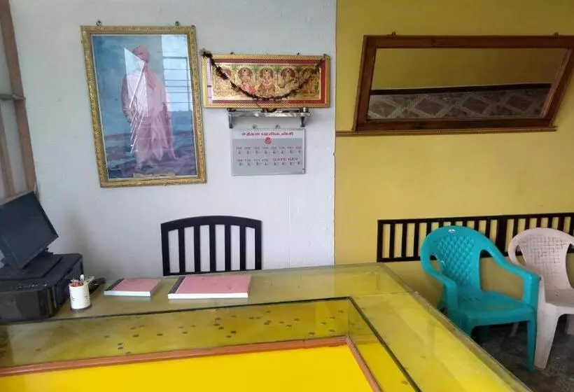 ホテル Oyo Sathya Residency
