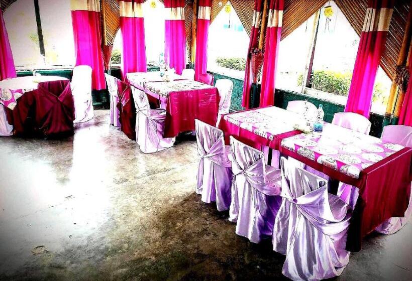 Hotel Spot On Kontiki Resort India