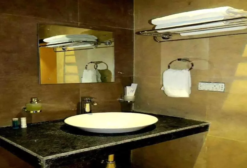 Hotelli Spot On Kontiki Resort India