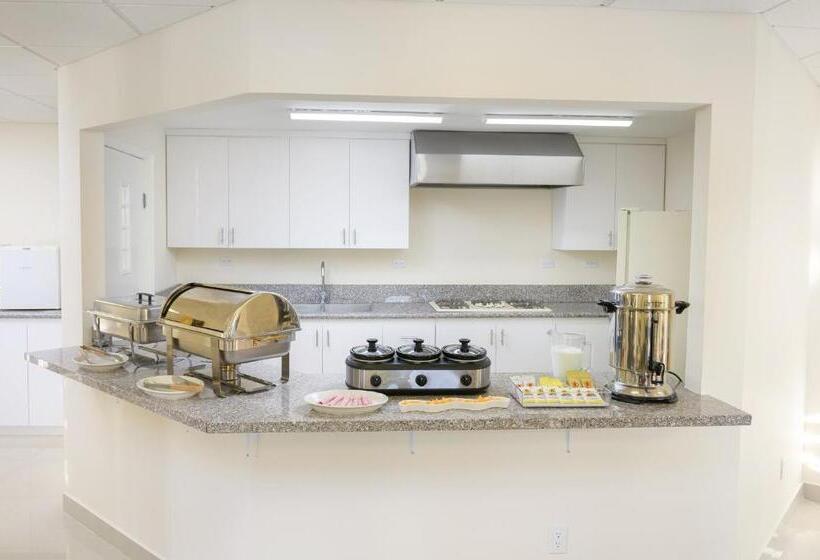 ホテル Trébol Inn