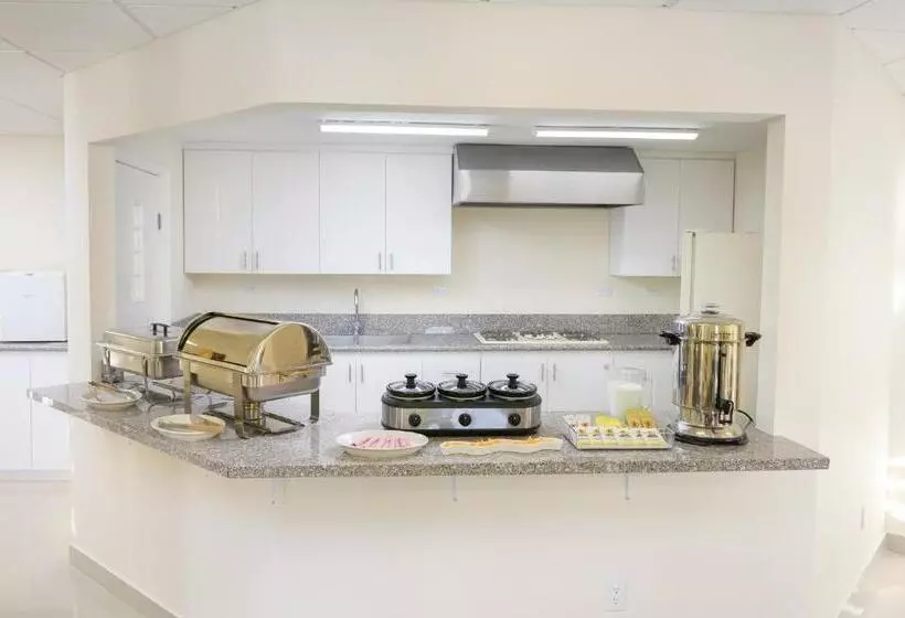 ホテル Trébol Inn