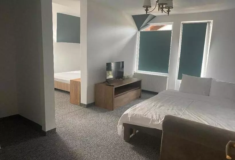 Majatalo Budux Delux Vila