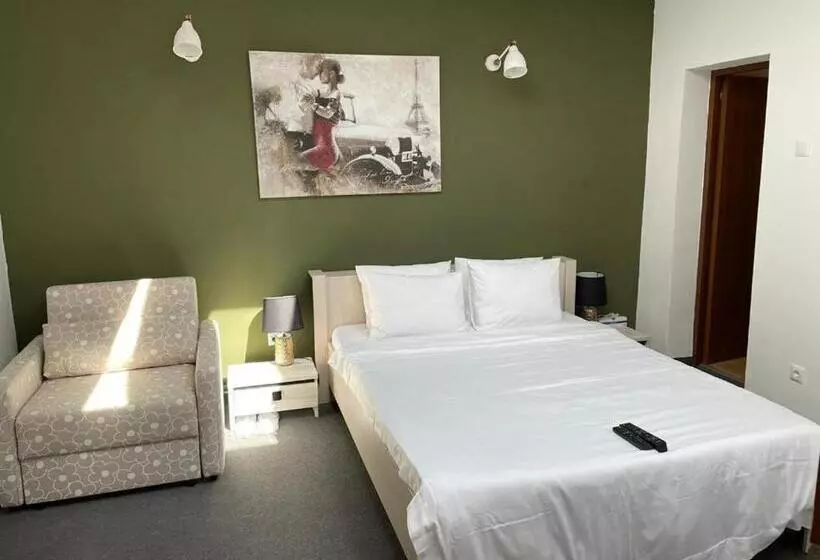 Majatalo Budux Delux Vila