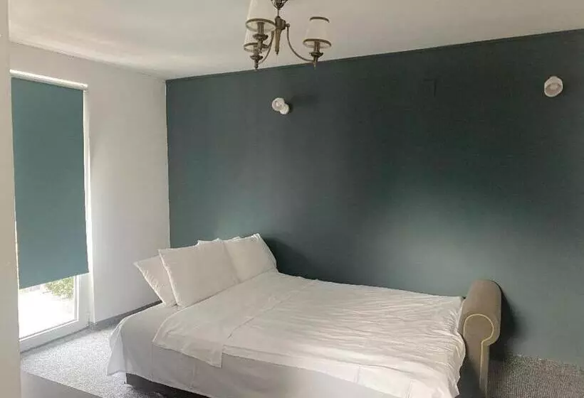 Majatalo Budux Delux Vila