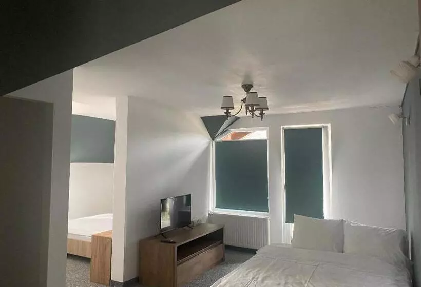 Majatalo Budux Delux Vila