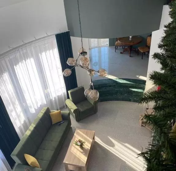 Majatalo Budux Delux Vila