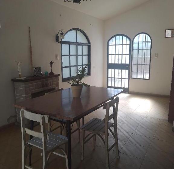 ペンション Hostel Alto Alberdi