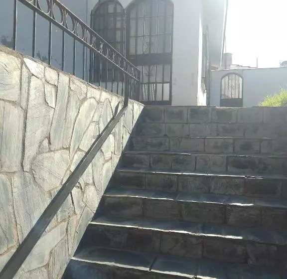 پانسیون Hostel Alto Alberdi
