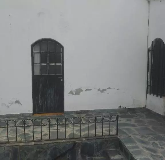پانسیون Hostel Alto Alberdi