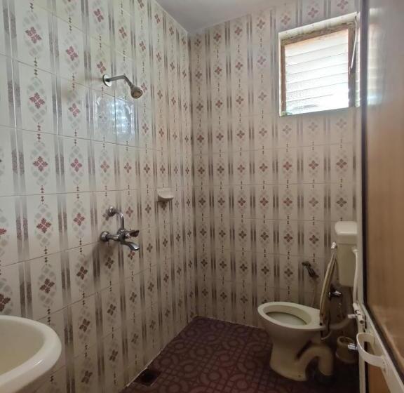 بنسيون Shalom Guests