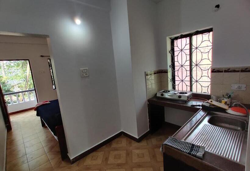 بنسيون Shalom Guests