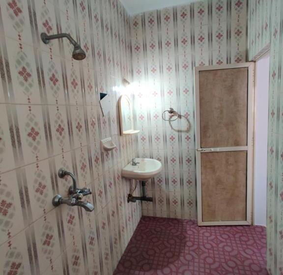 بنسيون Shalom Guests