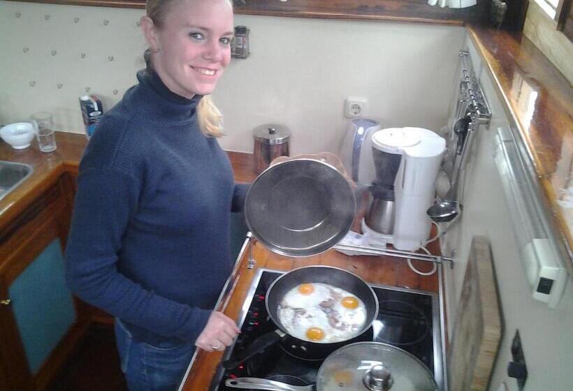 膳宿费 Tjalkjacht Pelikaan Lemmer