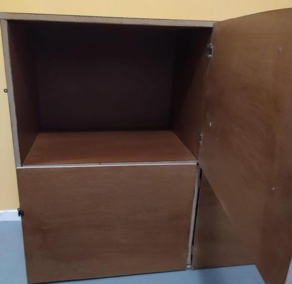 هاستل Alma Travelers