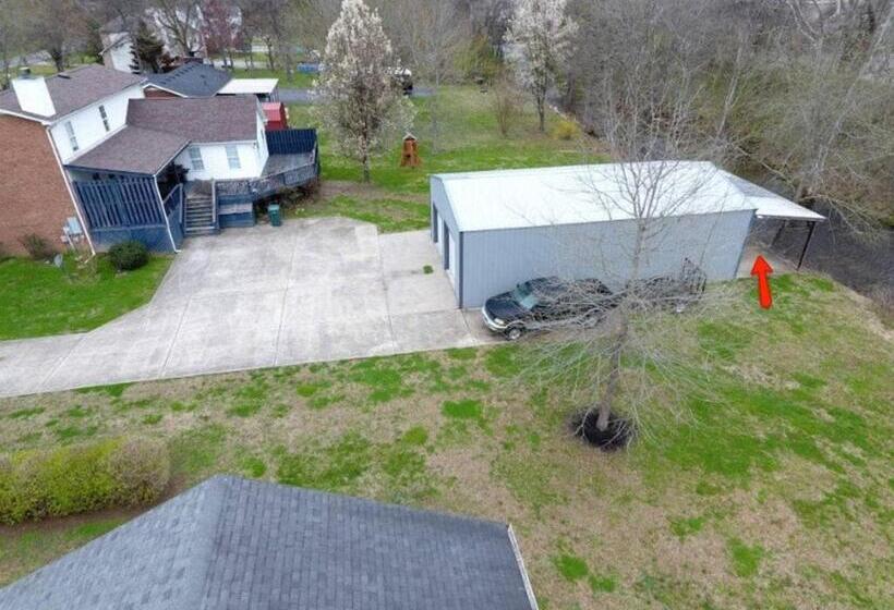 호스텔 Cozy Room Near Downtown Hendersonville