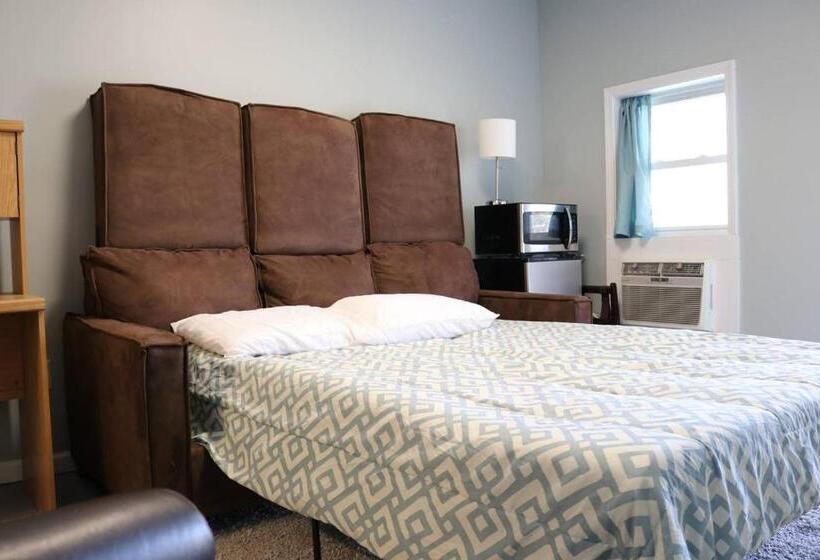 호스텔 Cozy Room Near Downtown Hendersonville