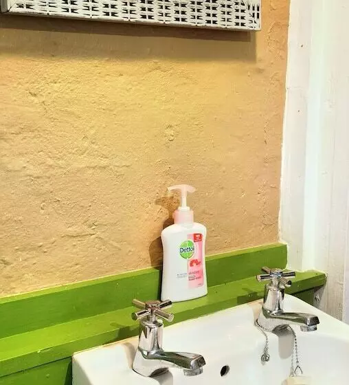 Retkeilymaja Moonsong Accommodation & Camping