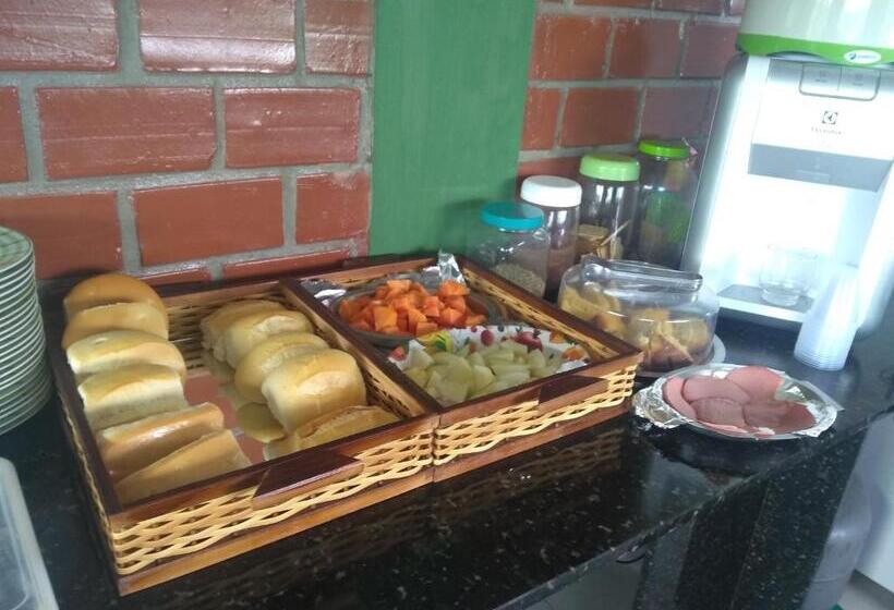 Herberge Pousada Monte Serrat