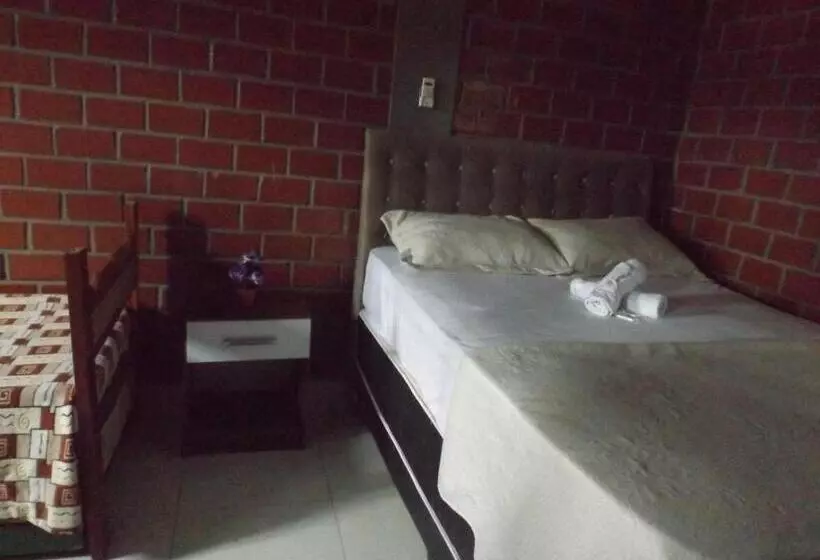 Retkeilymaja Pousada Monte Serrat