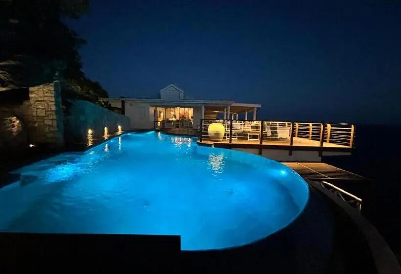 تختخواب و صبحانه Dolcevita Cliff Private Resort By Klabhouse Adults Only