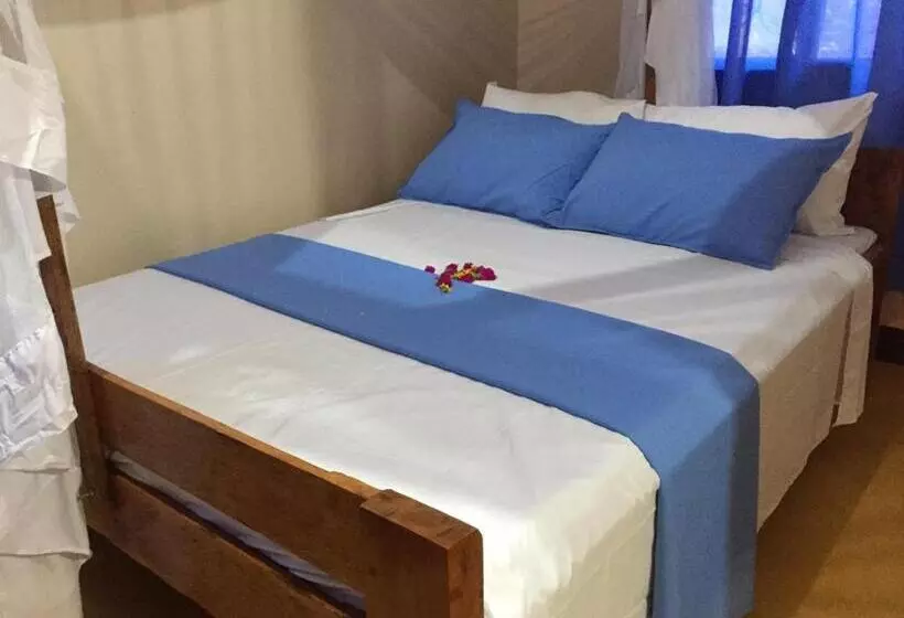 Aamiaismajoitus (B&B) Mafia Neptune Villa Lodge