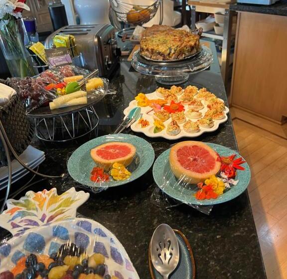 住宿加早餐  Marjorie S Kauai Inn