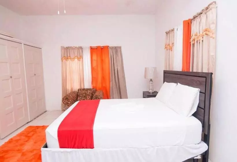 تختخواب و صبحانه Suzette Guesthouse Accommodations