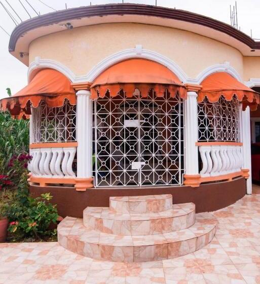 تختخواب و صبحانه Suzette Guesthouse Accommodations