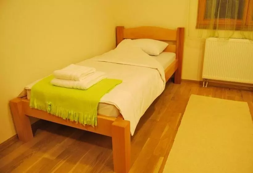 تختخواب و صبحانه Vila Gora Jahorina