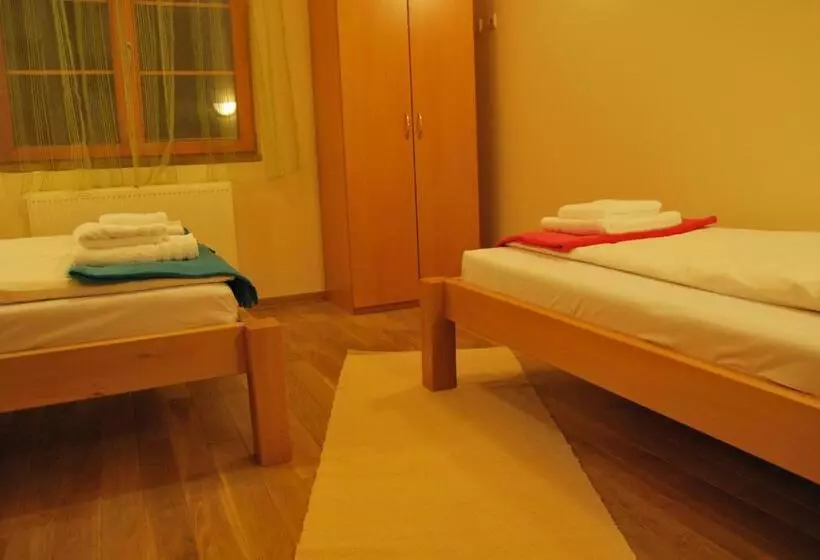 تختخواب و صبحانه Vila Gora Jahorina